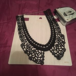 NWT - Topshop collar necklace - black